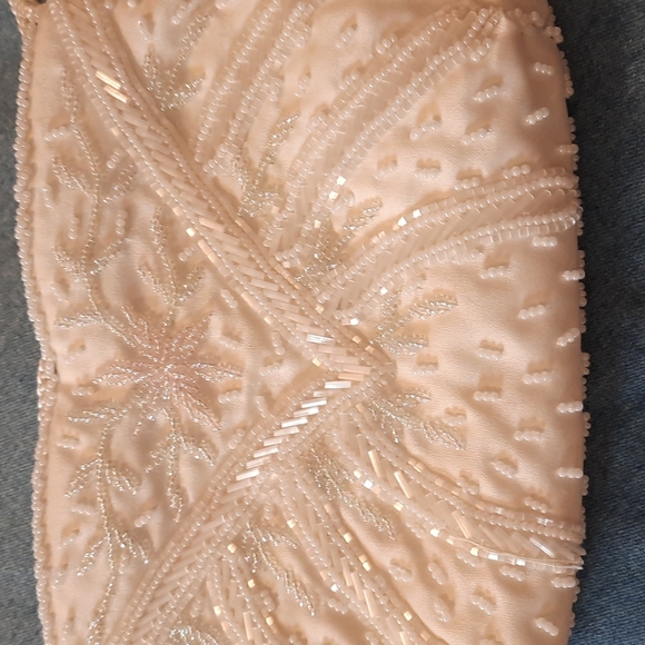 White Vintage crossbody purse white with iridescent beads - Picture 2 of 7